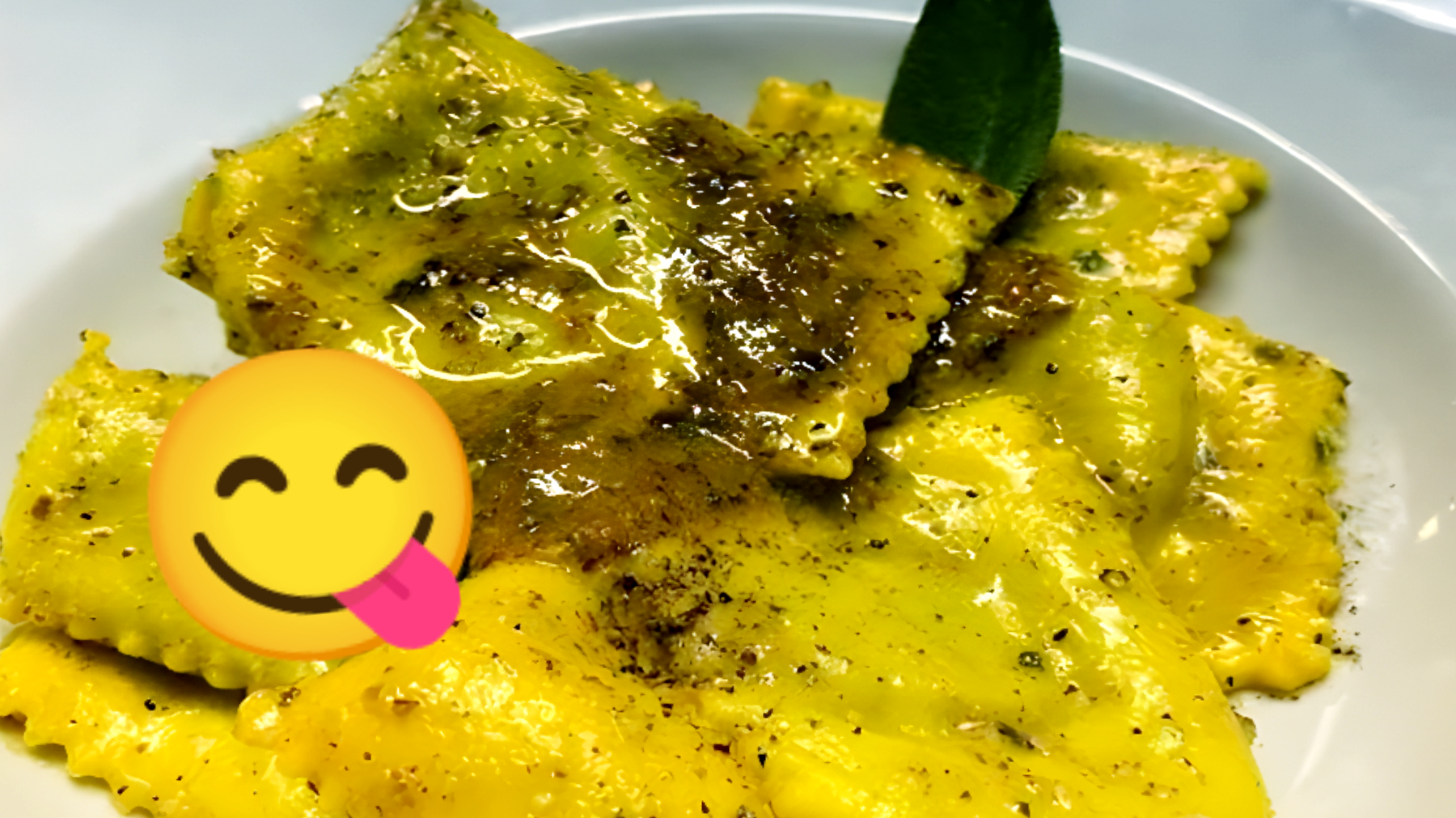 Scopri il segreto di Enrica per preparare perfetti ravioli con verza e patate!